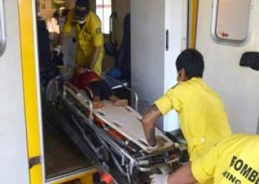 Niño se ahoga tras caer en la piscina