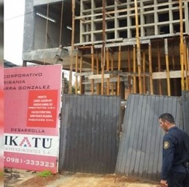 Cayó mientras trabajaba en un edificio y falleció en el acto