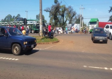 Importadores de vehículos cierran intermitentemente la ruta VII