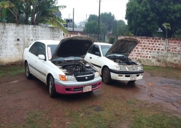 Detienen a mujer con automóvil clonado