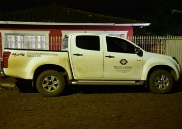 Usa camioneta de la Fiscalía para visitar a su novia