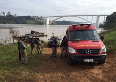 Rescatan a mujer que se tiró del Puente de la Amistad