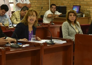 Concejales manejados por Zacarías huyen de pedido de control