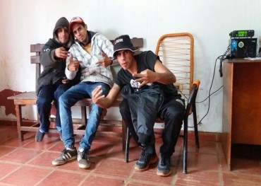 Tres olimpistas demorados por oler a alcohol