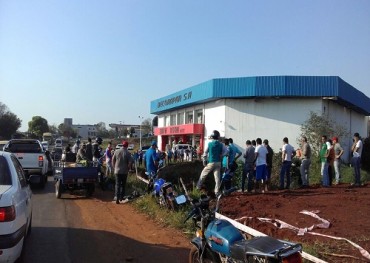 Intentó desviar una motocicleta y fue a parar al arroyo