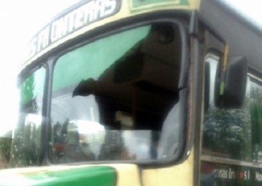 Comuna denuncia violencia y no dará el brazo a torcer